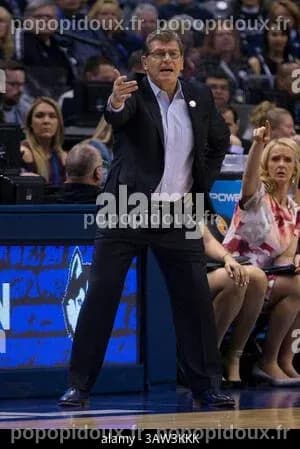 L'échange tendu entre Geno Auriemma et Dawn Staley : un nouvel épisode dans la rivalité des entraîneurs