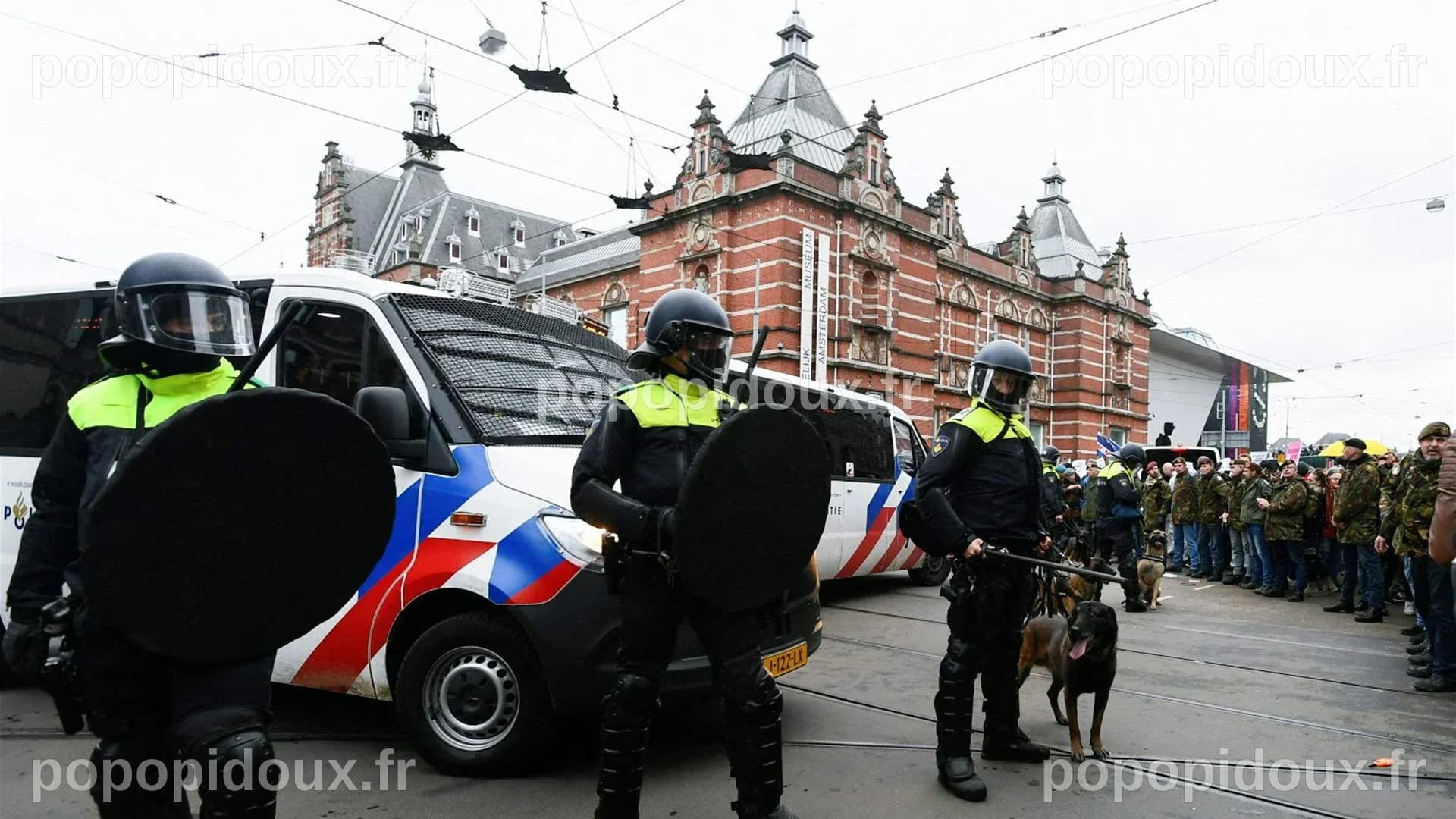 La police néerlandaise enquête sur une petite explosion près d'un centre chrétien pro-israélien