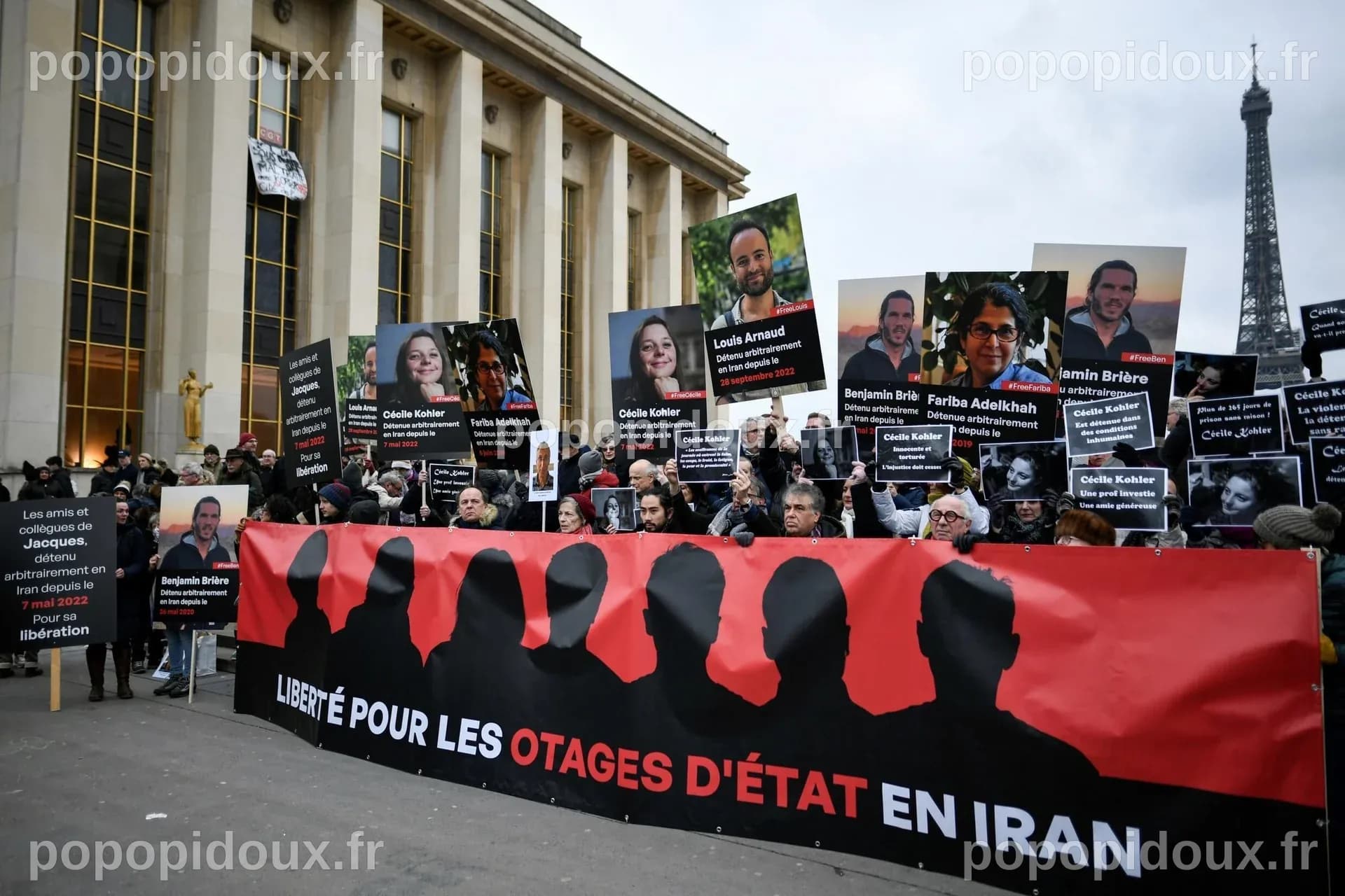 Au Trocadéro, une manifestation en soutien aux Français détenus en Iran