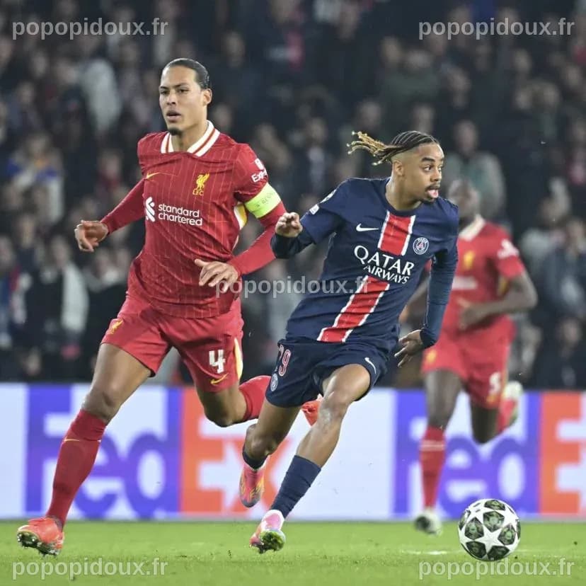 Liverpool en quête d'un défenseur à 45 millions d'euros : la concurrence s'intensifie