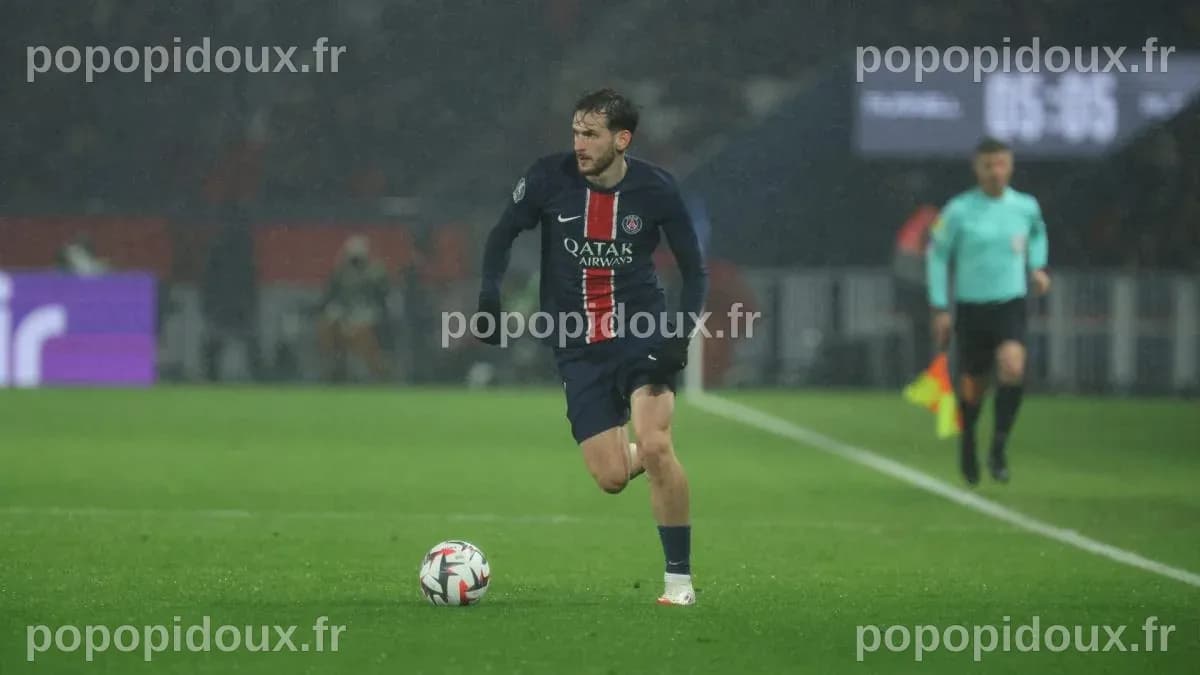 PSG : le numéro de Khvicha Kvaratskhelia pour renverser Aston Villa