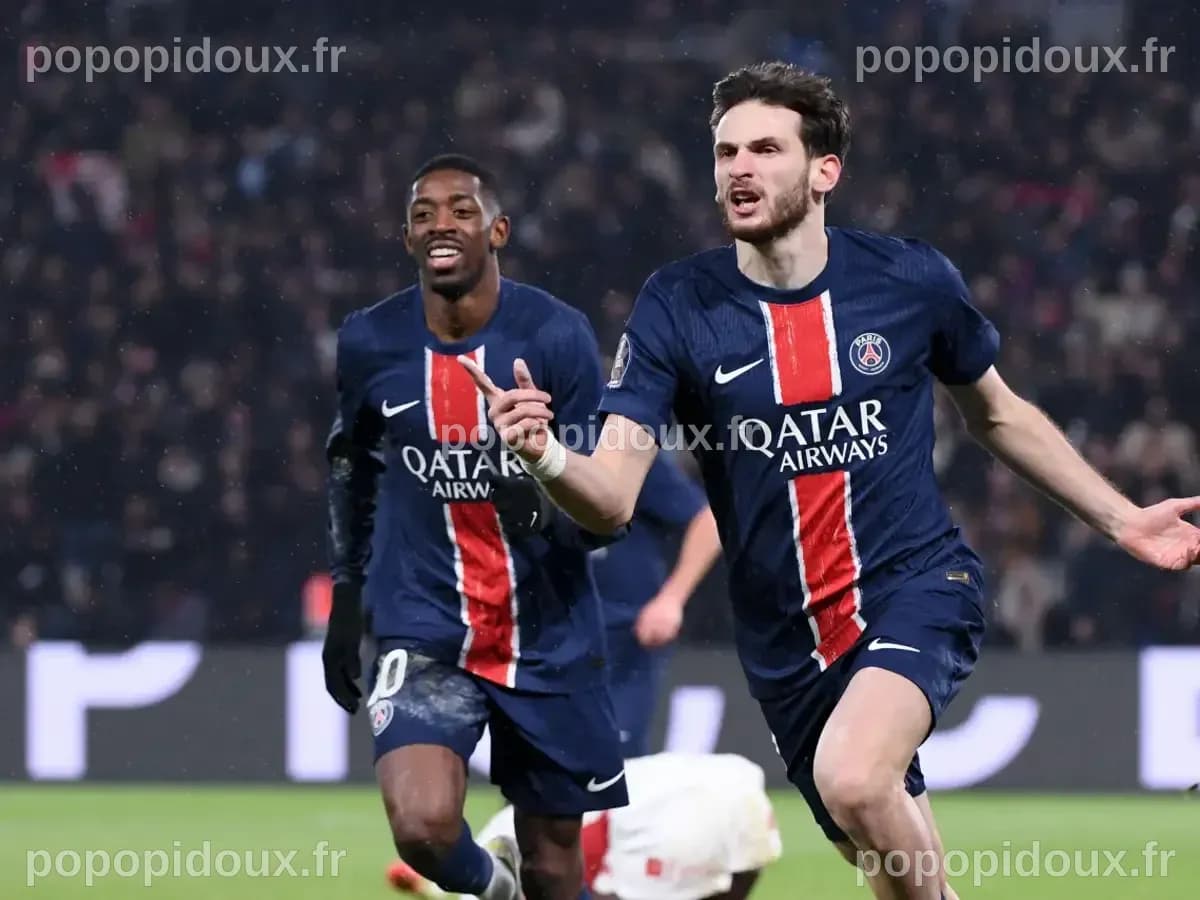 Le PSG surclasse Liverpool grâce à un somptueux but de Kvaratskhelia