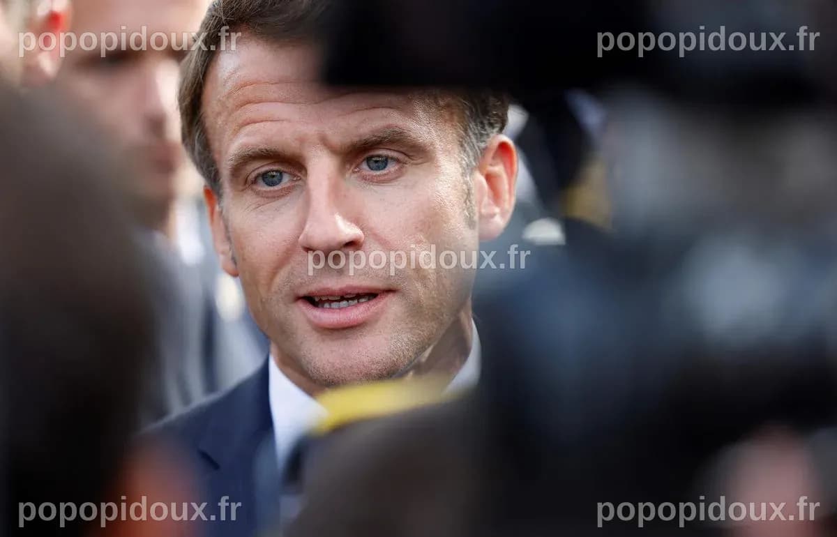 Emmanuel Macron promet une « vraie décentralisation » des institutions