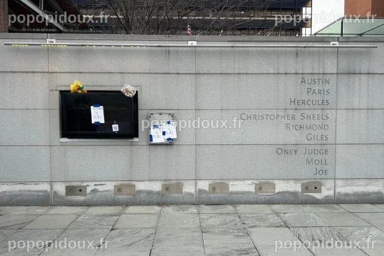 Un juge bloque les modifications des panneaux d'exposition sur l'esclavage à la Maison du Président dans la vieille ville