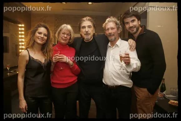 Photo : Frédéric Lama (fils de Serge Lama), sa femme Léa (enceinte) et ...