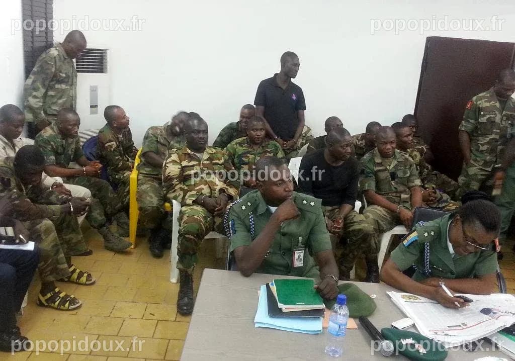 12 Nigerian troops fighting extremists sentenced to death for mutiny ...