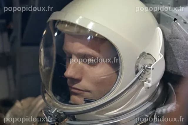 Des photos inédites révèlent Neil Armstrong après l'incident de Gemini 8