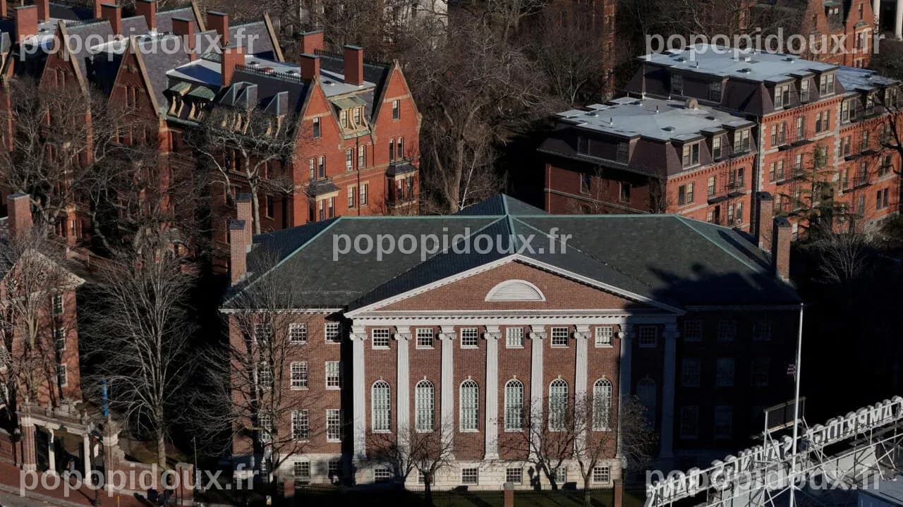 États-Unis: Harvard poursuit l'administration Trump contre le gel de ...