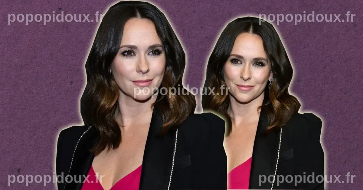 Jennifer Love Hewitt Prend Du Poids Jennifer Love Hewitt (Red Blazer)
