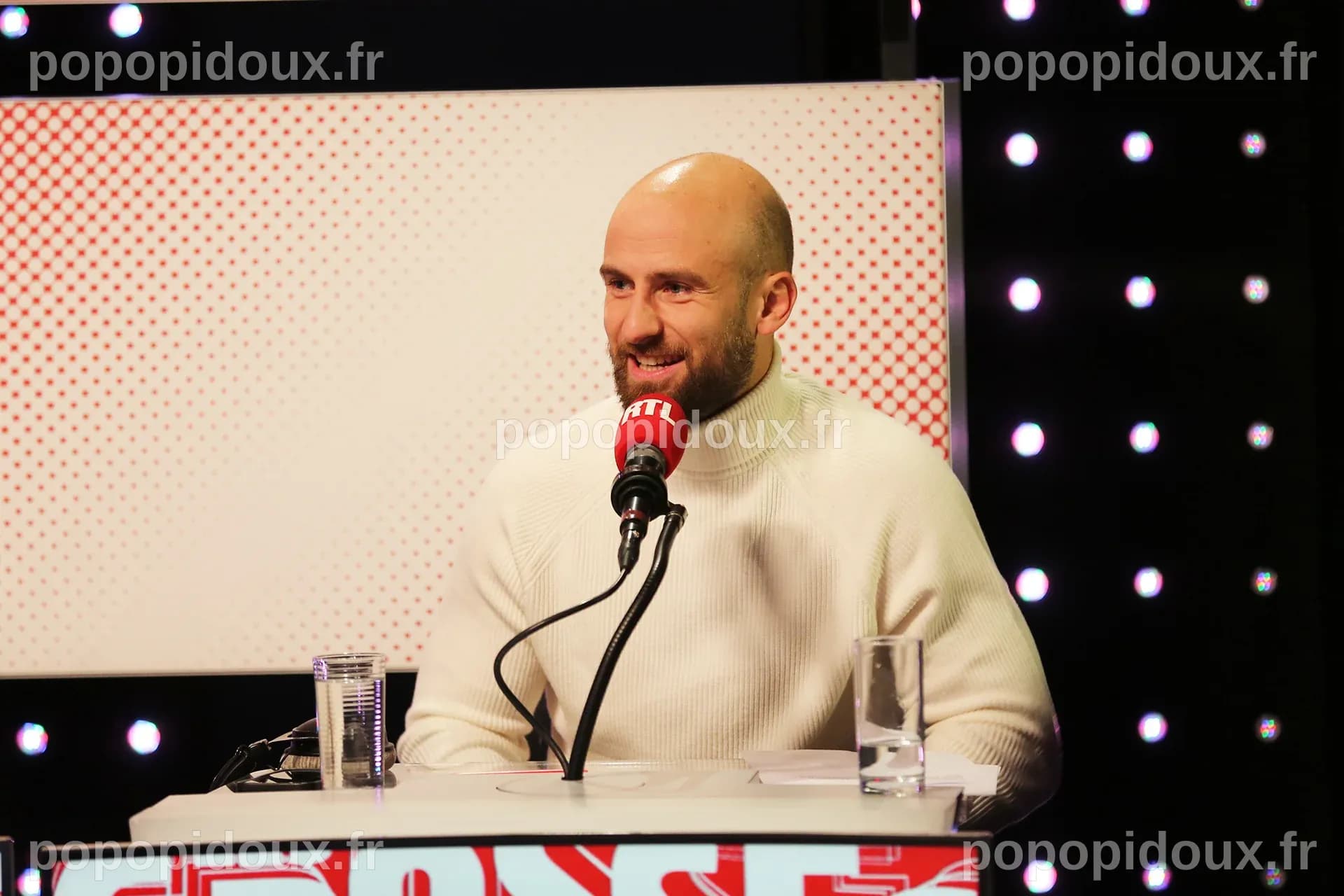 "Comme la coque de ton bateau, ton âme est fêlée" : François Alu répond ...