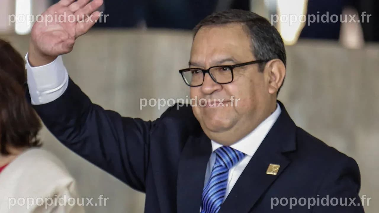 Le premier ministre péruvien Otarola, soupçonné de trafic d'influence ...
