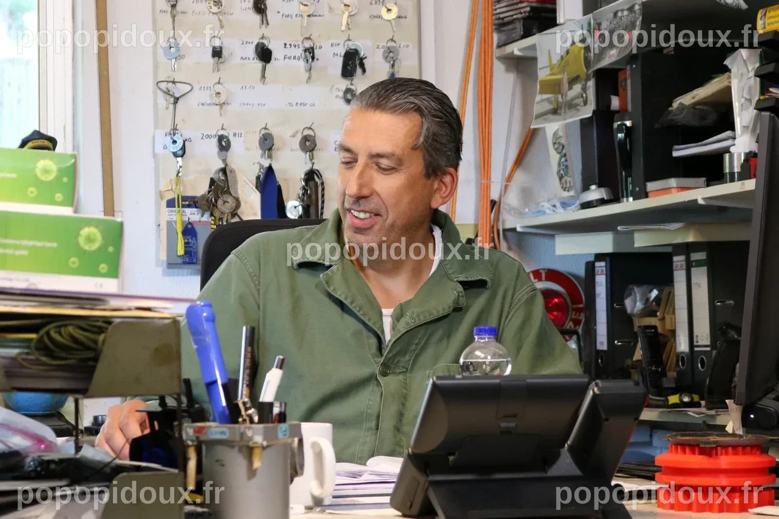 La Fortune de Michael Manousakis : Une Réussite Discrète et Inspirante