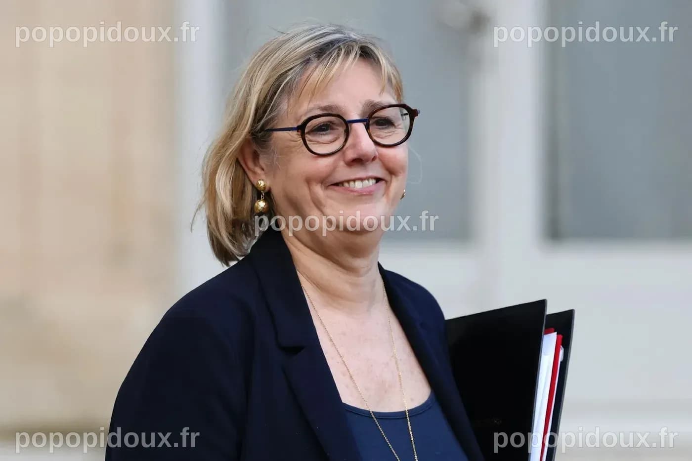 Sylvie Retailleau et son Mari : Une Exploration de la Vie et du Parcours d'une Femme Inspirante