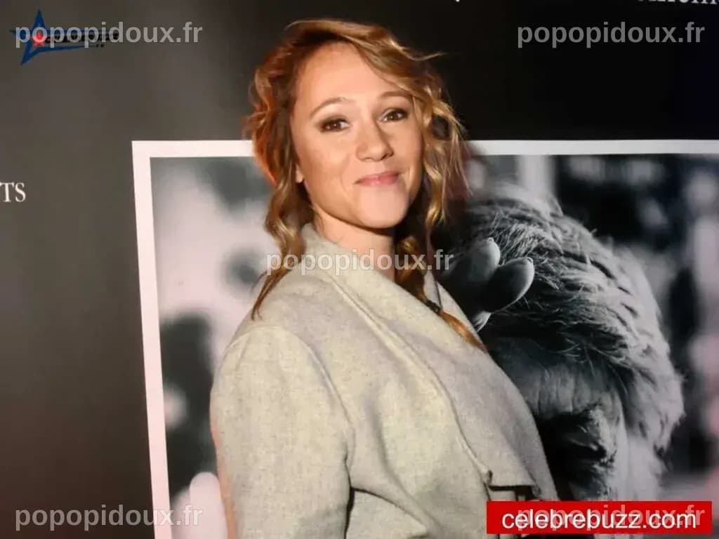 Julia Livage : L'Âge et la Taille de la Star qui Fascine - Celebre Buzz