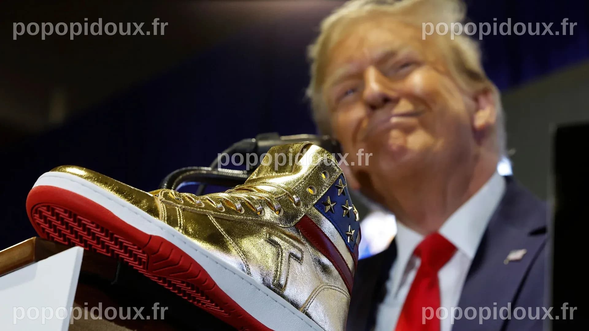 Condamné à une amende de 355 millions de dollars, Donald Trump promeut ...