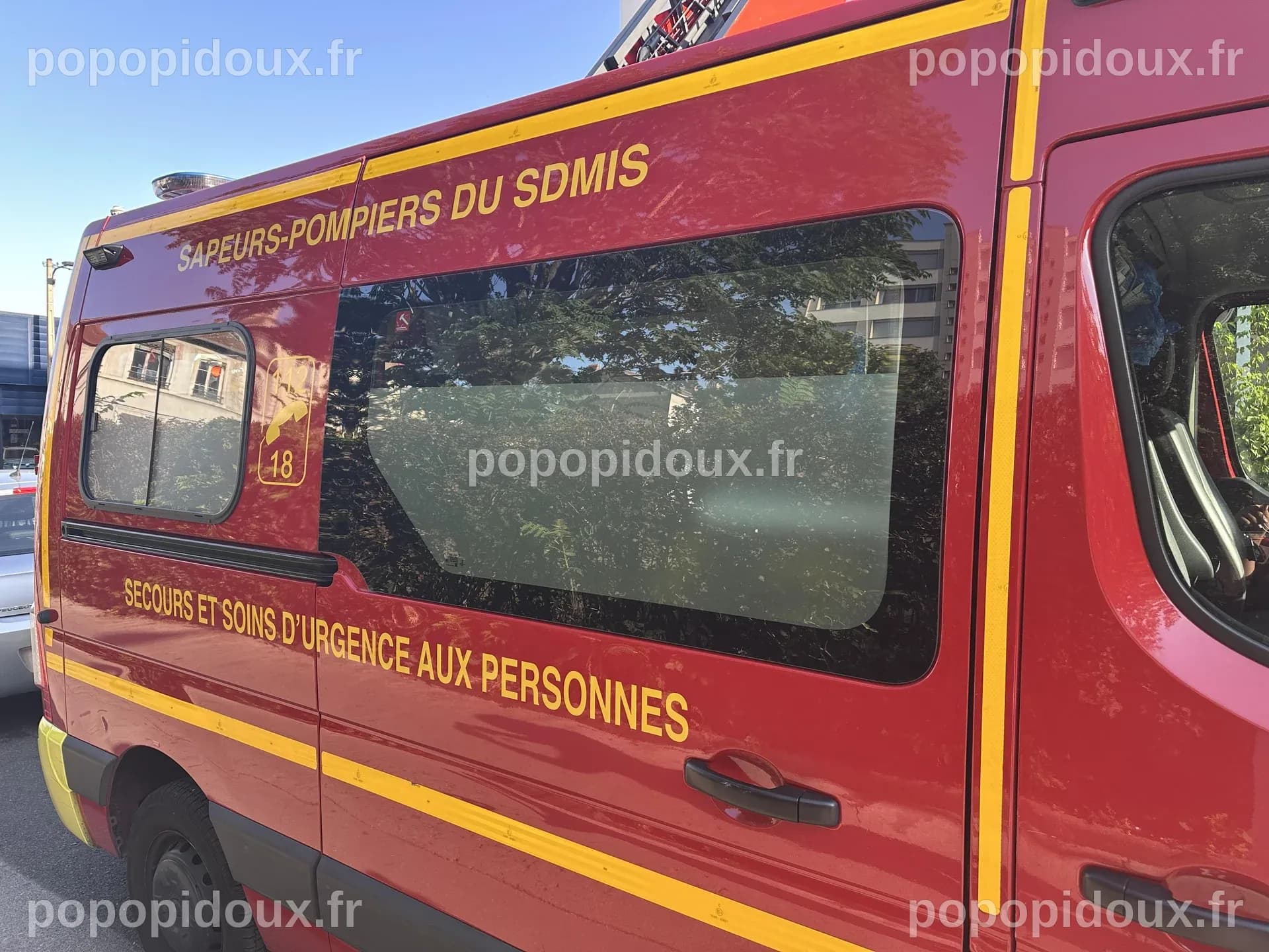 Près de Lyon : un homme abattu en pleine rue - Radio SCOOP