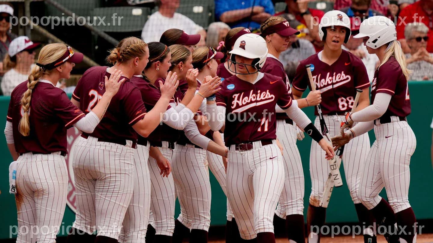 Virginia Tech Softball : Les Hokies s'imposent face à Elon et enchaînent leur 15ème victoire consécutive