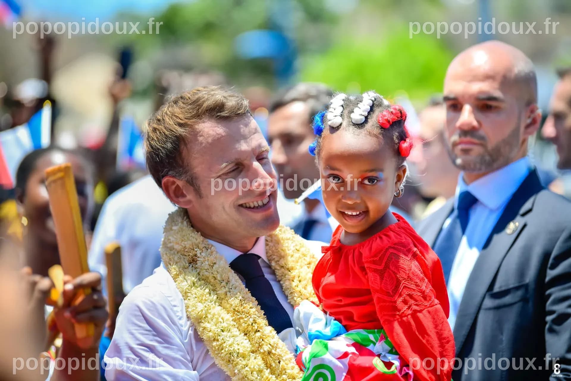 Emmanuel Macron 2019 - Eight Studio | Photographe à Mayotte - Océan Indien