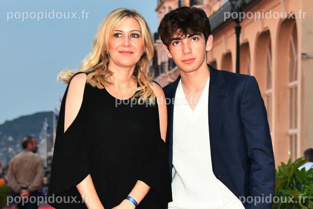 Amanda Sthers, fière de son fils Léon à Cabourg