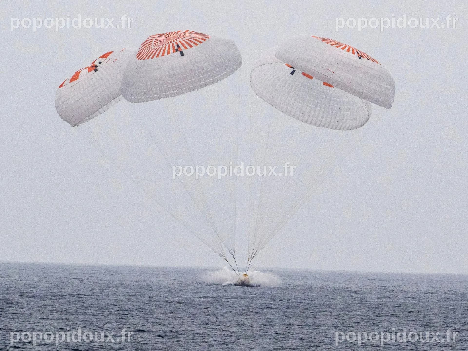 Cinq secondes de chute libre : Les astronautes racontent leur mission historique sur la Lune et leur retour palpitant sur Terre