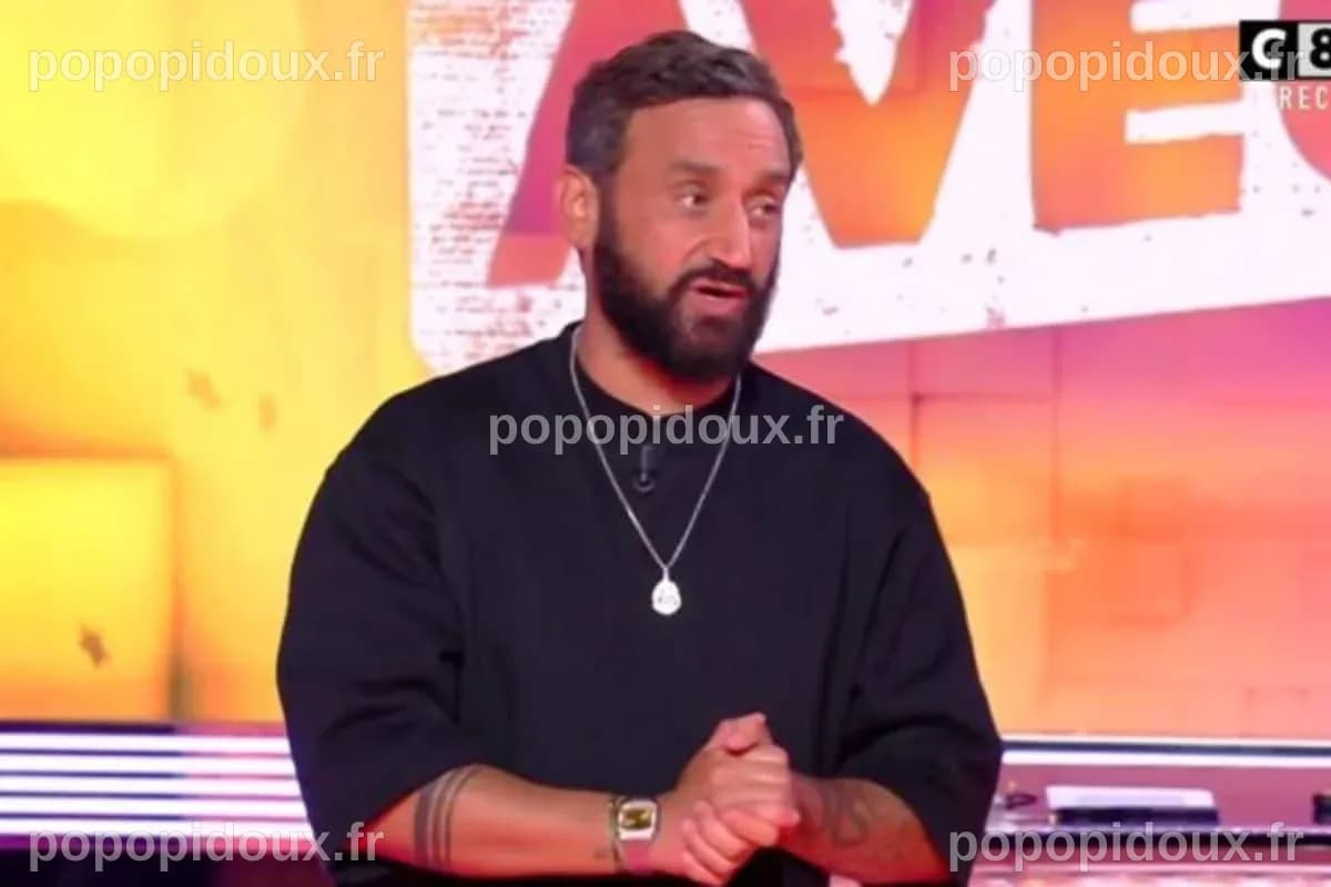 Cyril Hanouna s'affiche à la piscine en vacances : la photo qui divise ...