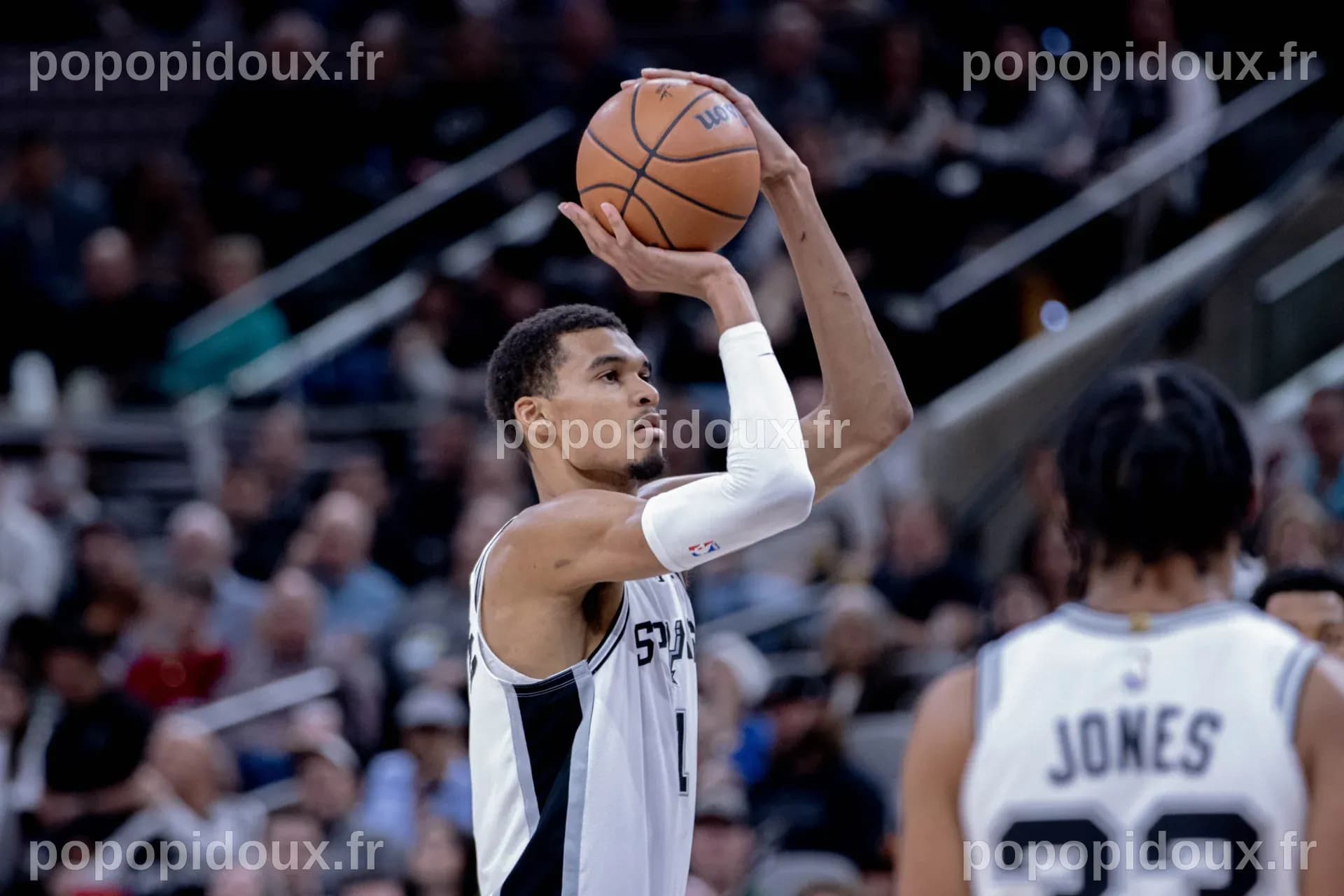 Victor Wembanyama (27 points) et les Spurs perdent le fil contre les ...