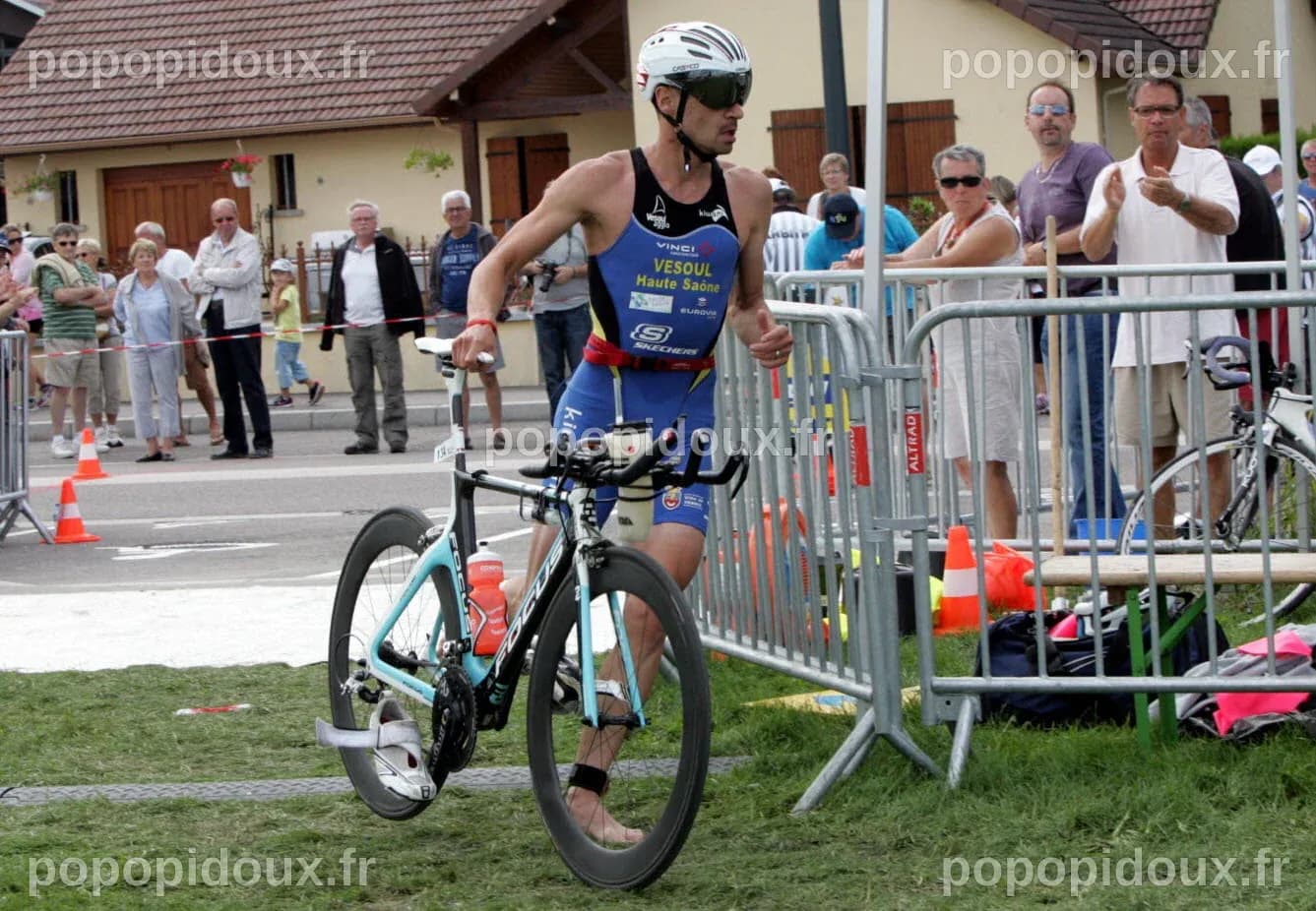 Triathlon - Lac de Saint-Point - Demain. Manu Roux, chef de meute
