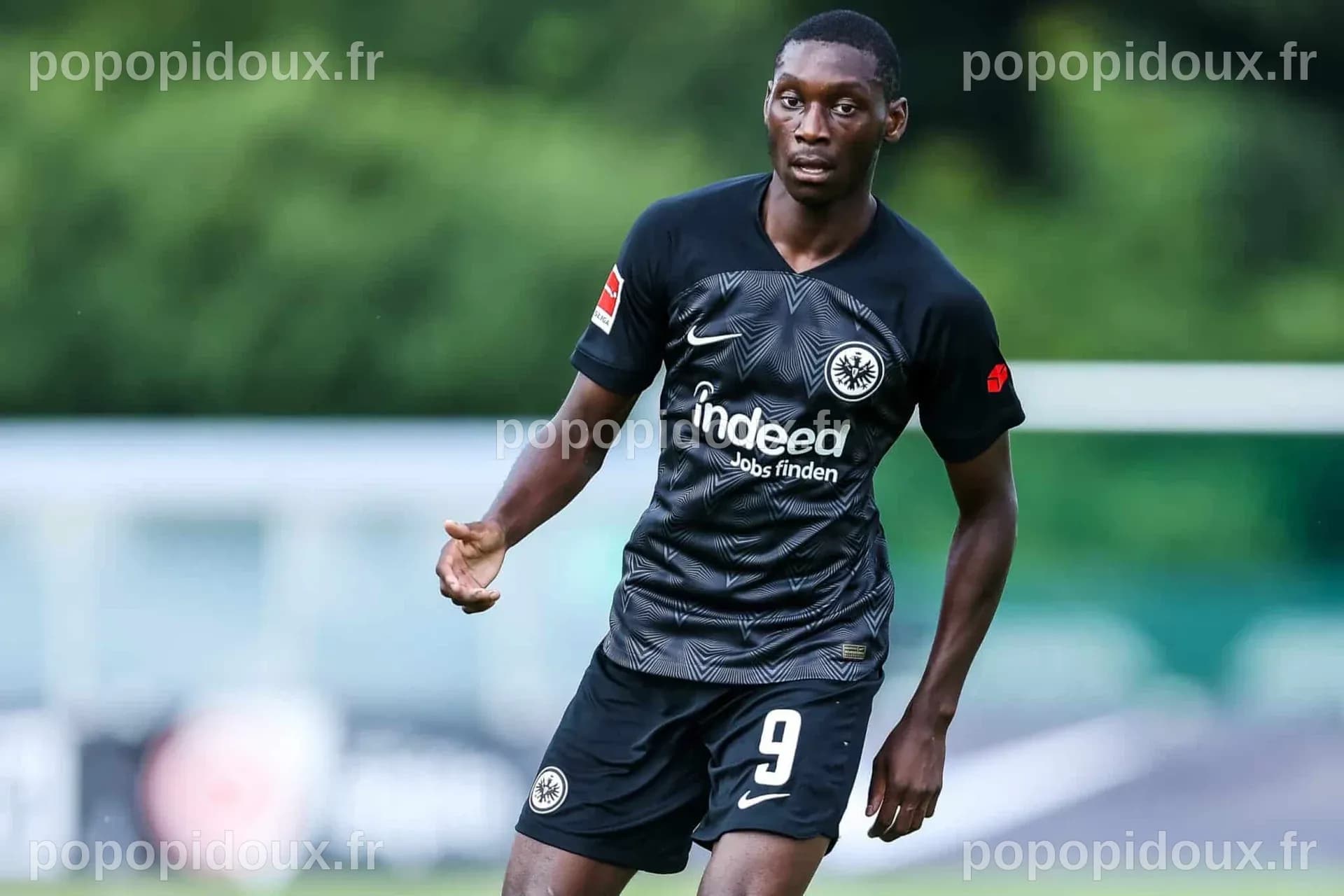 Randal Kolo Muani : Origine, Carrière et Impact dans le Football