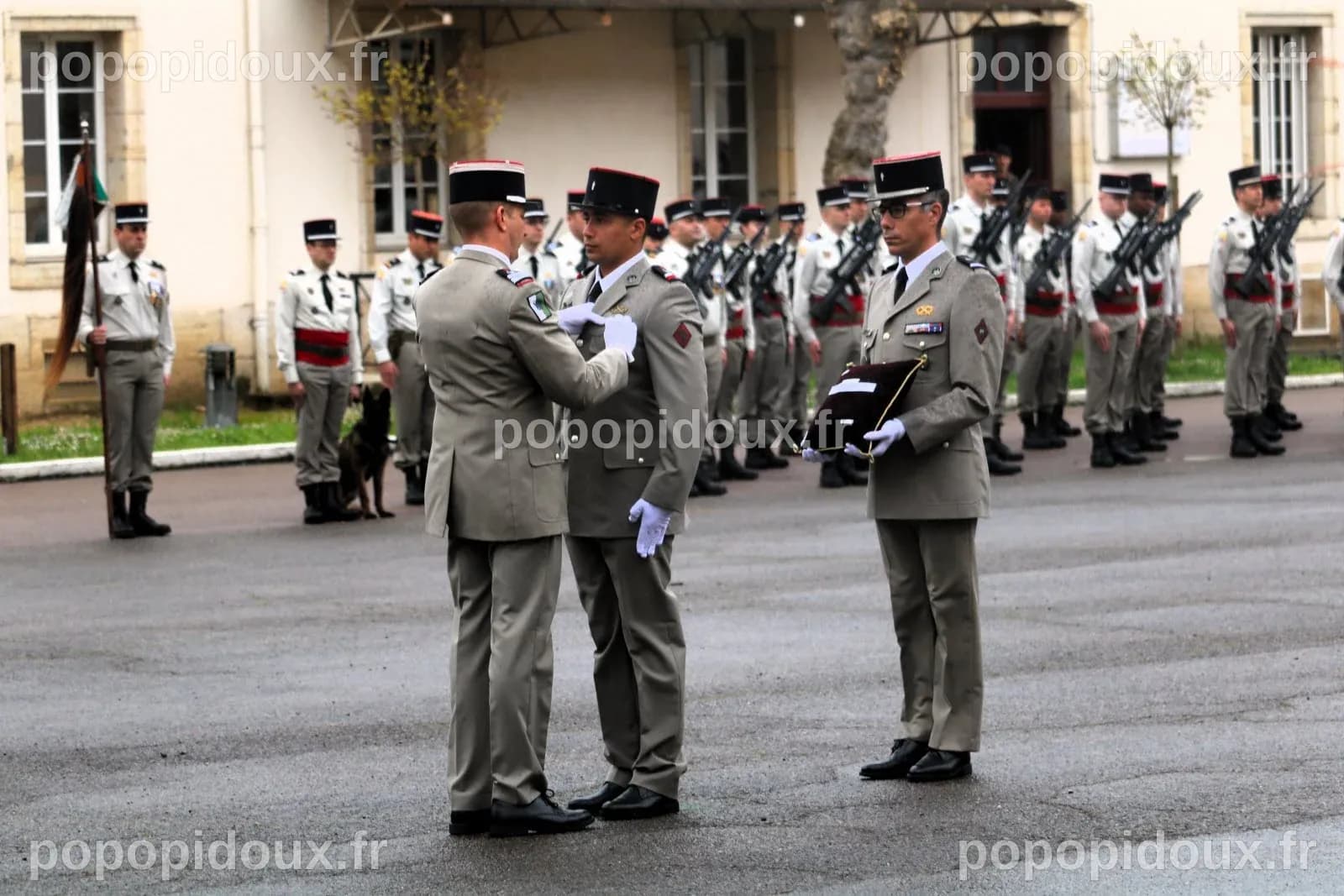 Hommage National pour le Caporal-Chef Anicet Girardin, annonce Catherine Vautrin avant de rendre hommage à l'Adjudant Florian Montorio