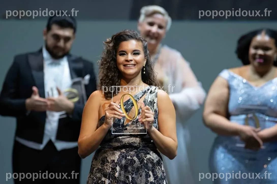 LA SOPRANO FRANÇAISE JULIE ROSET REMPORTE LE PREMIER PRIX DU CONCOURS ...