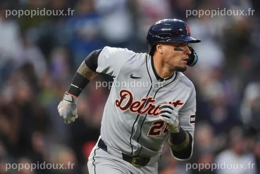 Javier Báez des Tigers évacué après une blessure inquiétante lors d'un glissade maladroite au premier but