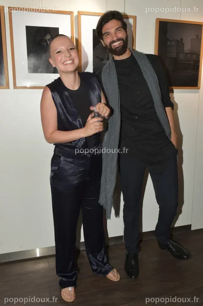Anne Sila et son Compagnon : Une Histoire de Résilience et d'Amour