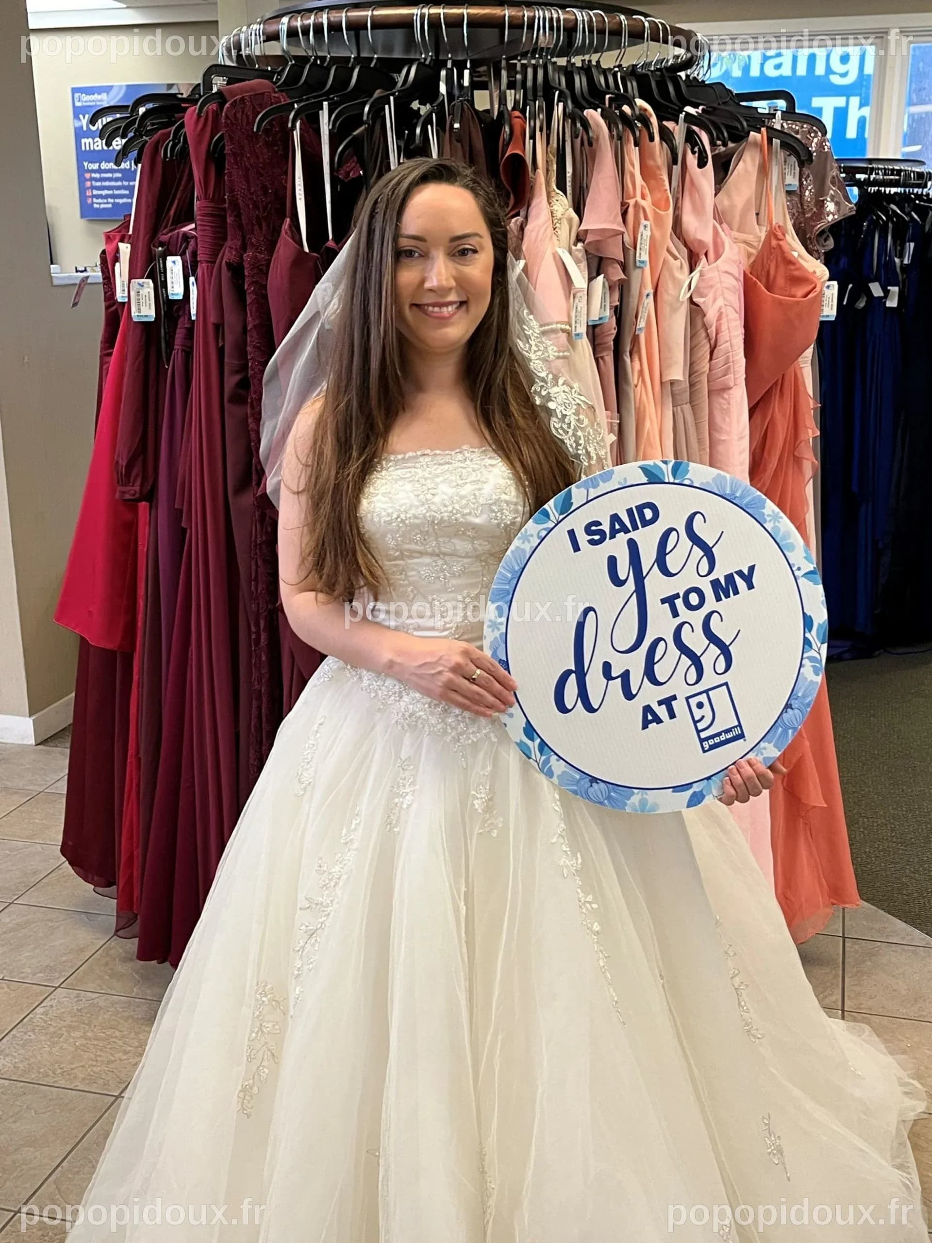 Des tenues de mariage abordables lors de l'événement 'Something Blue' de Goodwill