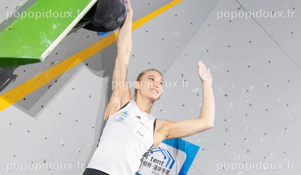 Janja Garnbret remporte la première étape de coupe du monde de bloc à ...