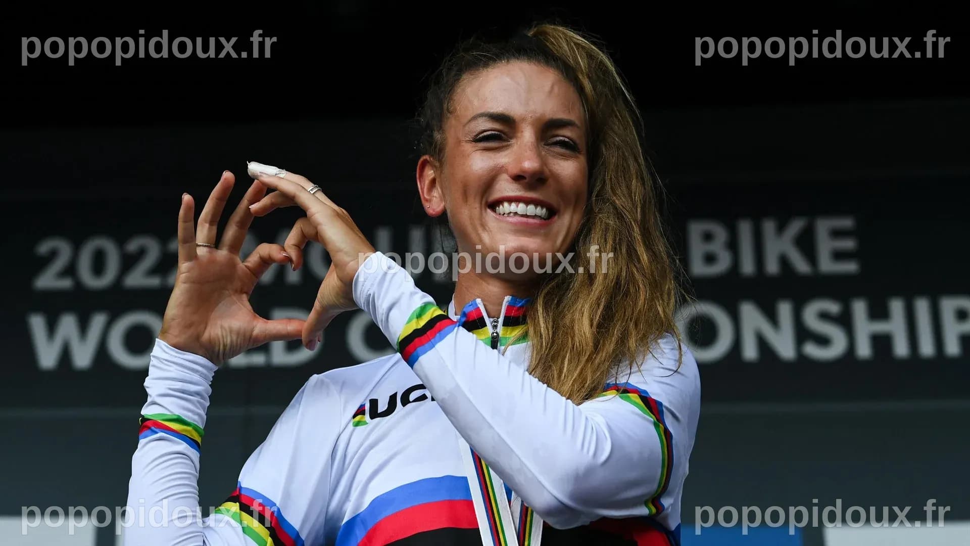 Championnats du monde de gravel - Ferrand-Prévot, un "arc-en-ciel ...