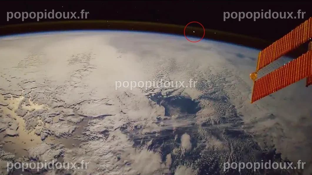 Un spectacle lumineux incroyable ! Un astronaute de la NASA observe une boule de feu spectaculaire depuis la Station spatiale internationale (photos)