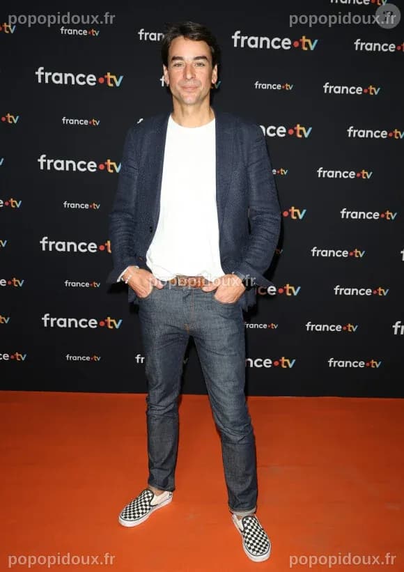 Julian Bugier se livre comme jamais sur son enfance "cabossée" dans le ...