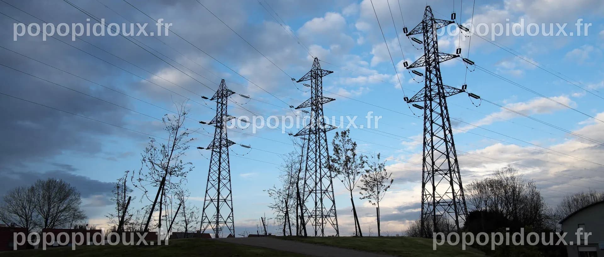 Pylones_electriques – Geographica