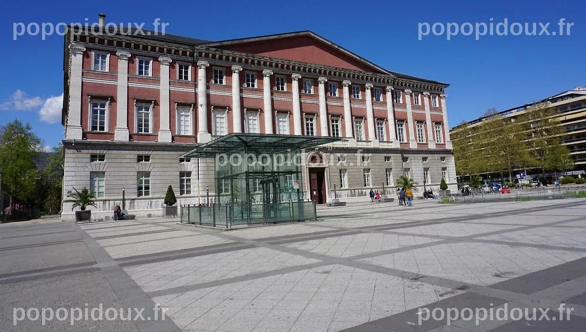 Trois agents de la police municipale devant le tribunal judicaire de ...