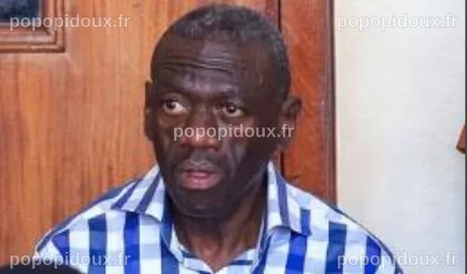Le leader de l'opposition ougandaise Kizza Besigye apparaît affaibli ...